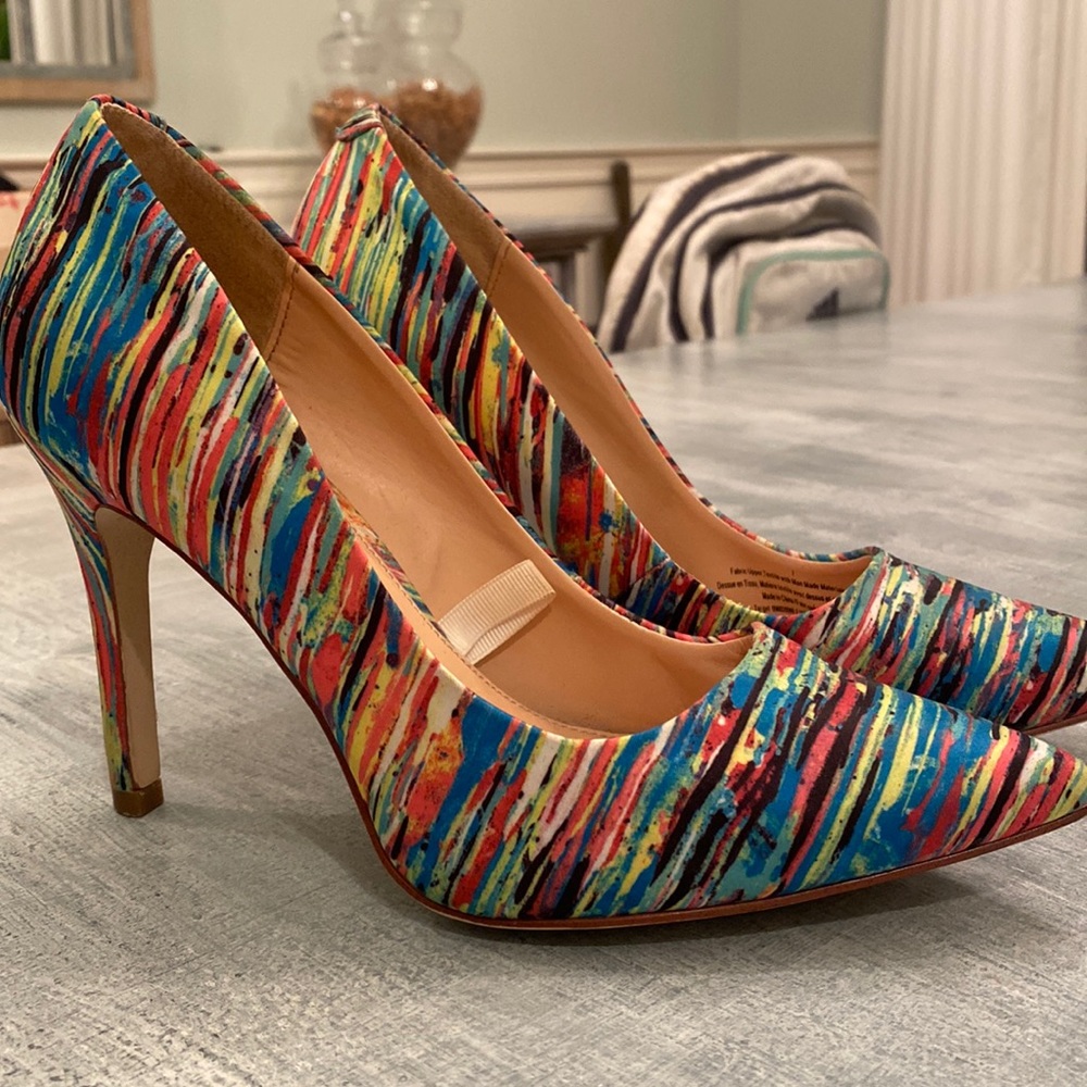 Watercolor pumps.
